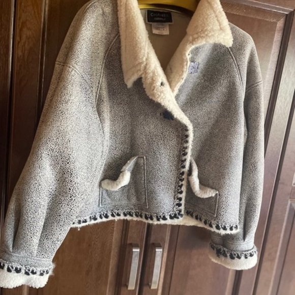 CHANEL Grey Black Distressed Leather & Shearling from 2011 RUNWAY Jacket $8.2K - Picture 3 of 14